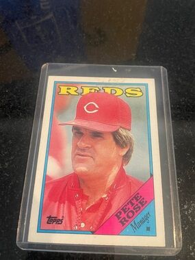 Topps Pete Rose Reds Card - Red Cap & Jacket